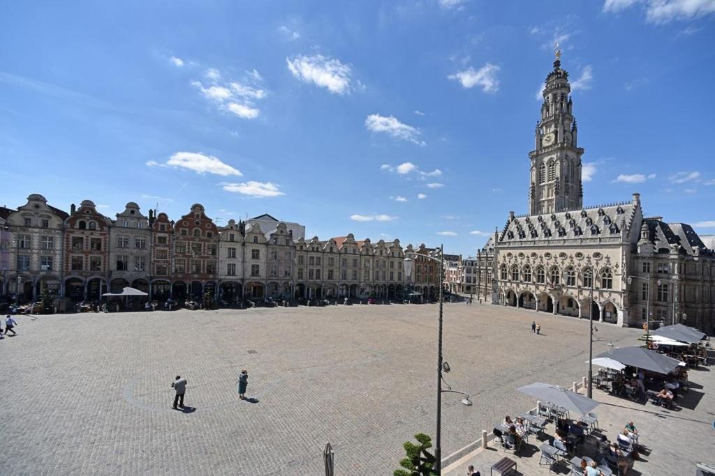 La Cour Des Grands Bed and Breakfast Arras Eksteriør billede